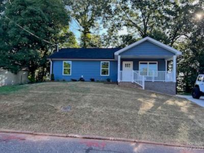 386 1/2 Woodlawn