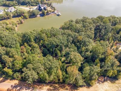 617 Waterton Trail