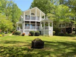 1033 Hickory Point Drive