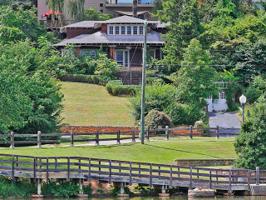 415 N Lakeshore Drive