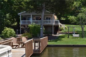 1094 Lakeshore Drive