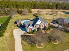 4015 Glen Hollow Lane NE