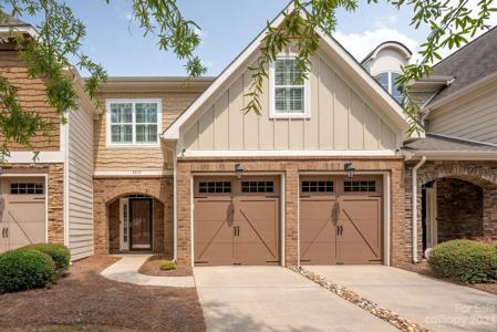 8432 Loxton-Circle
