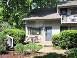 110 Hillside Court