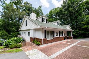 121 Laurel Hills Drive