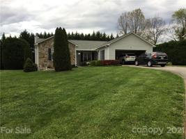 6 Hunters Creek Drive