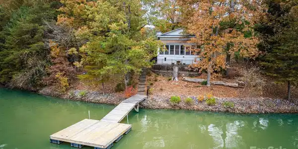 802 Lake Vista Lane