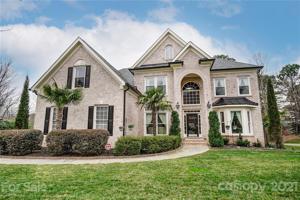 2028 Lake Forest Drive