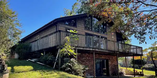 512 Twins Cove Road