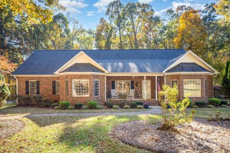 216 Minnie Queen Lane