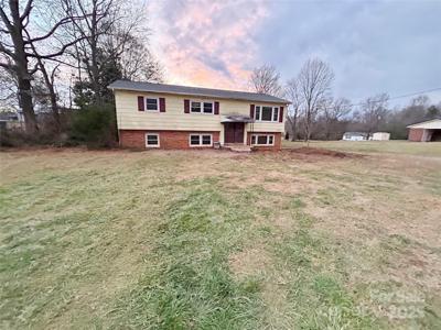 2330 40th Avenue Court NE