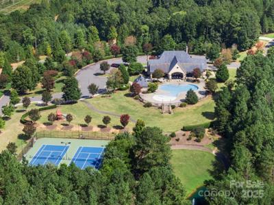 3001 Lake Pointe Drive