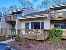 118 West Lake Drive