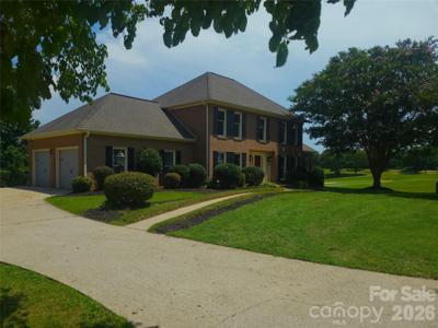 18 Meandering Way