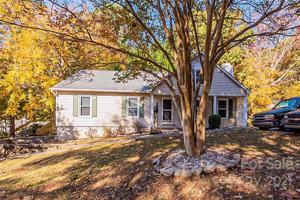2115 Bon Villa