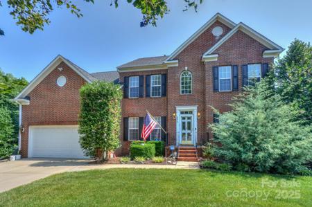 6873 Lakecrest Court