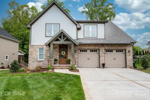 3844 10th NE