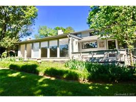 10 Cove Road 