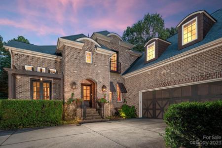 9129 Shorewood