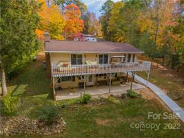 513 Lake Ridge