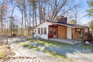 6922 Pear Tree