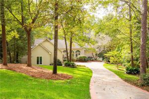 6 Thornwood Court
