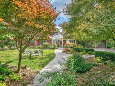 71 West End Circle