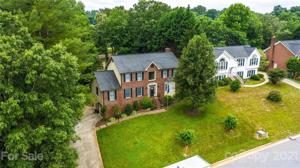 1028 38th NE