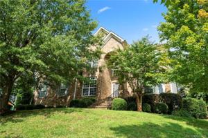 256 Shoreline Parkway