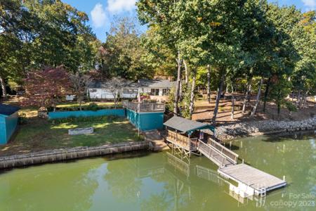 258 Rock Harbor Drive