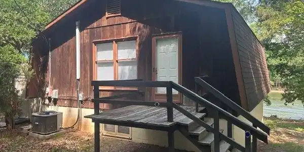 135 Panther Point Trail