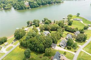 6377 Mountainside