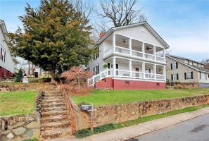 321 Mayflower Avenue