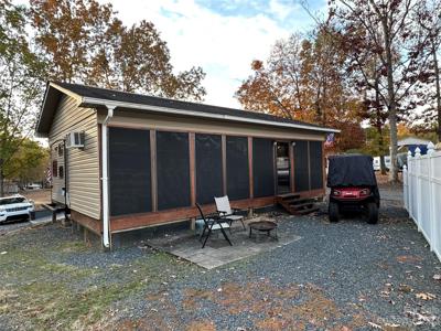 102 Holly Ridge