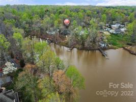 1025 Shore Acres