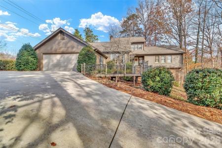 3 Lake Ridge Road