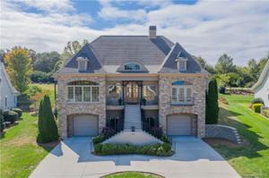 928 Lake Club Drive