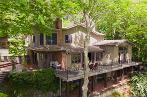 2408 W Lakeshore Drive