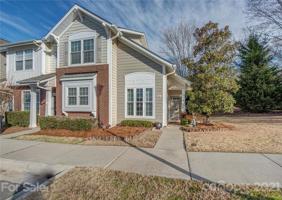 916 Azurine Circle