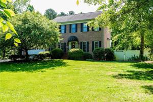 570 River Haven