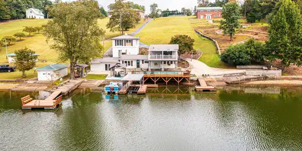 4856 Midway Sand Road