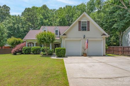 1657 Forest Lake