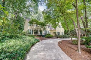 8 Oak Leaf Road