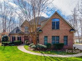 4621 River Bluff