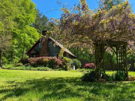 240 Horseshoe Drive