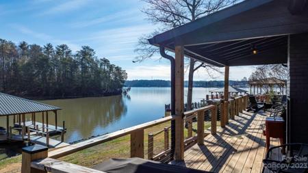 873 Pine Tree Road