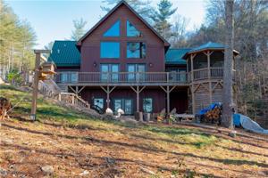 5022 Winterberry Court