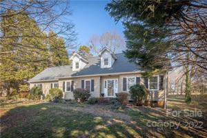 4057 Wandering NE