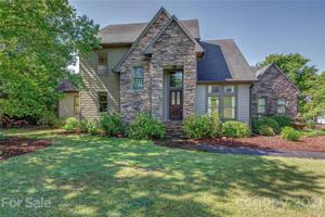 156 Oak Pointe