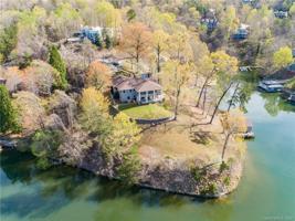 171 Deerwood